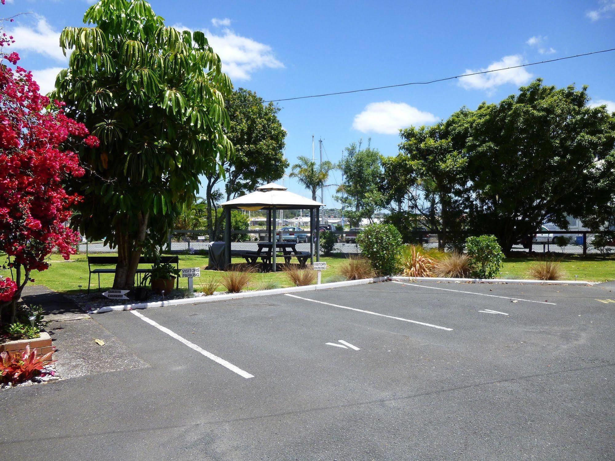 Marina Court Motel & Apartments Whangarei Eksteriør billede